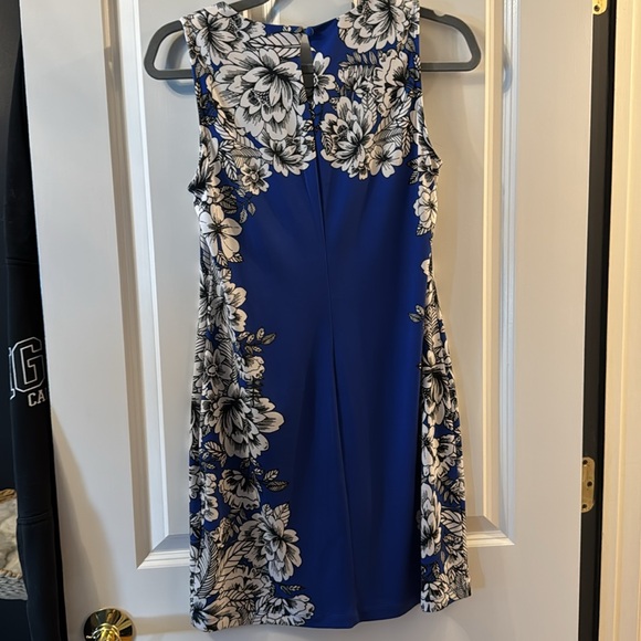 Dress. - Picture 2 of 3